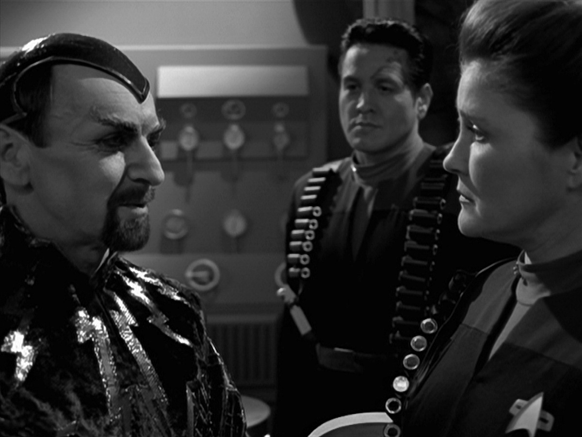 extant_StarTrek_VOY_7x11-Shattered_2151.jpg