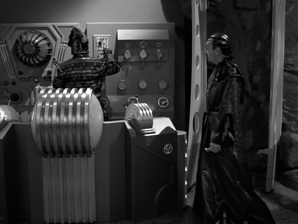 extant_StarTrek_VOY_7x11-Shattered_2188.jpg