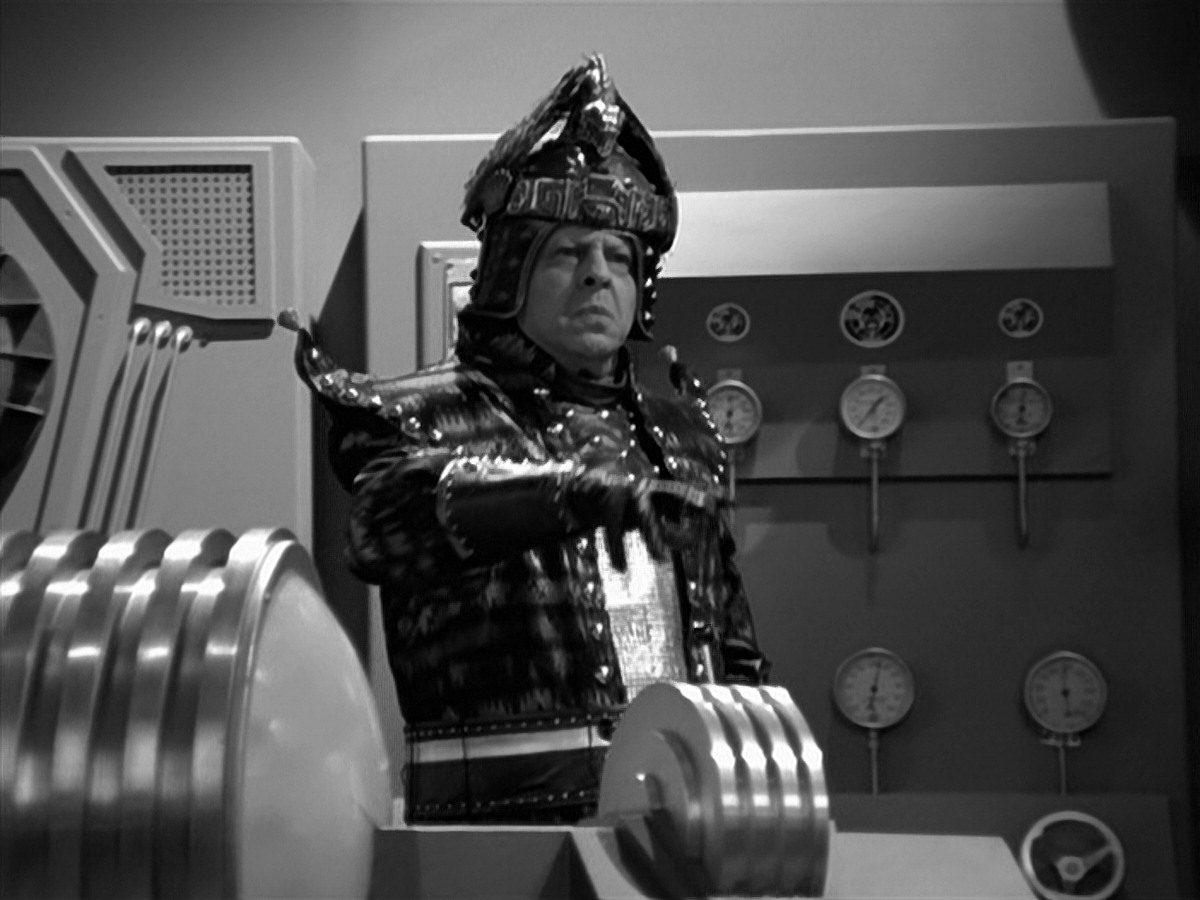 extant_StarTrek_VOY_7x11-Shattered_2223.jpg