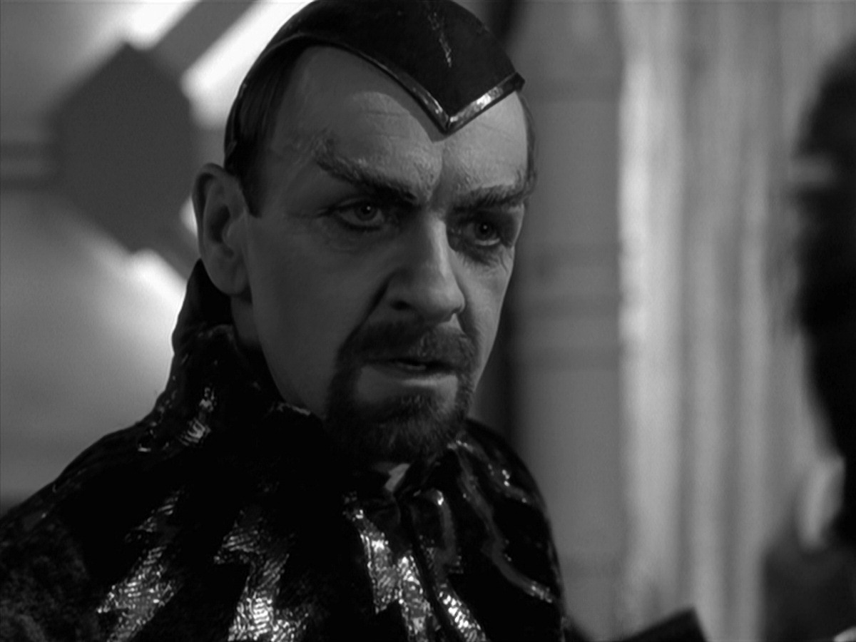 extant_StarTrek_VOY_7x11-Shattered_2226.jpg