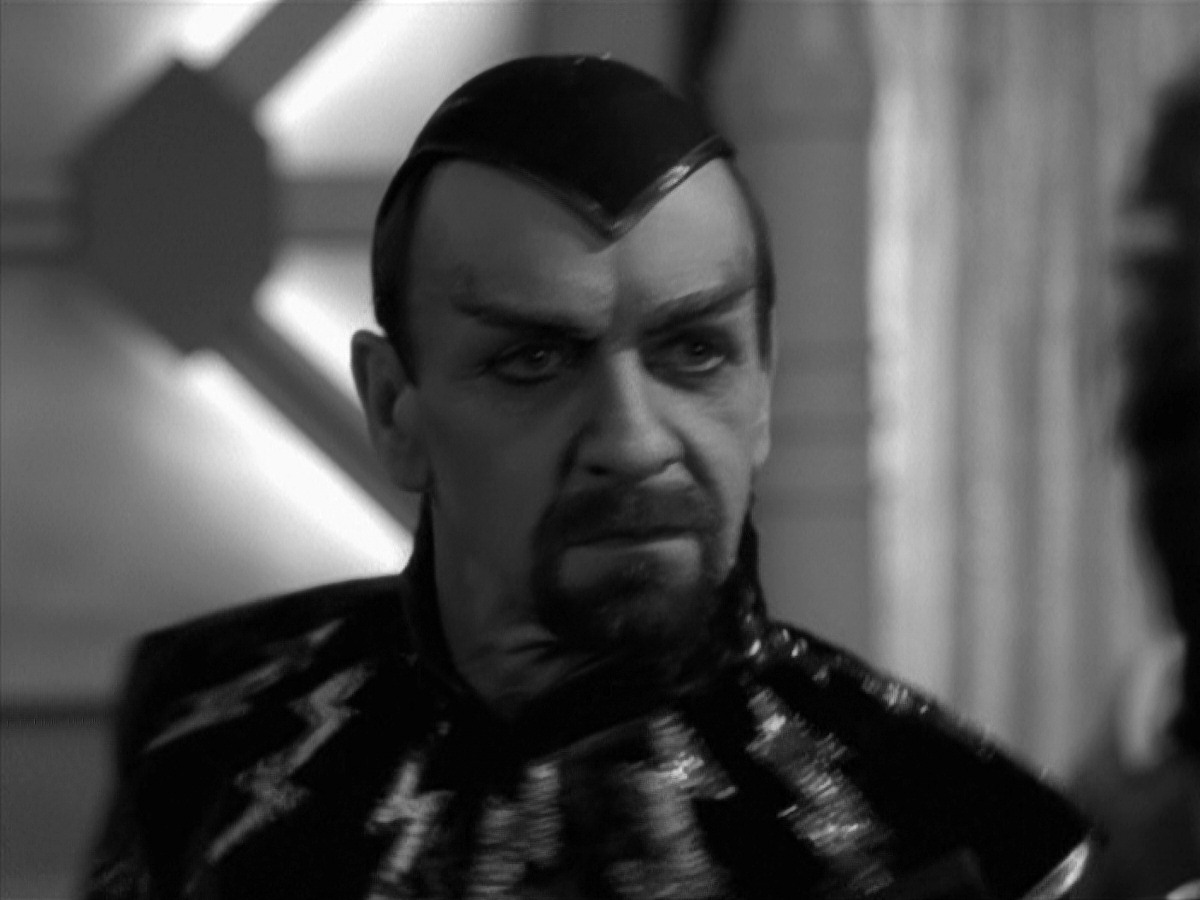 extant_StarTrek_VOY_7x11-Shattered_2227.jpg