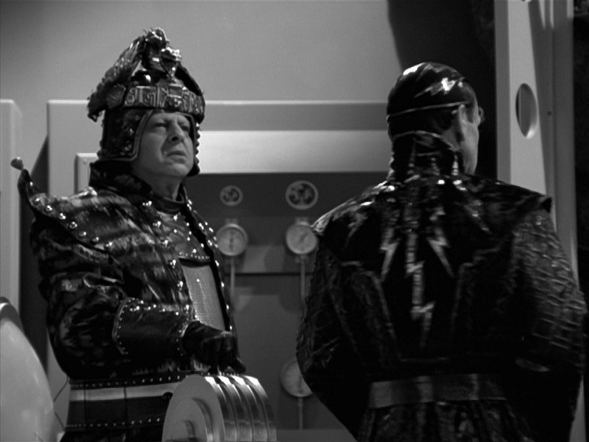 extant_StarTrek_VOY_7x11-Shattered_2241.jpg