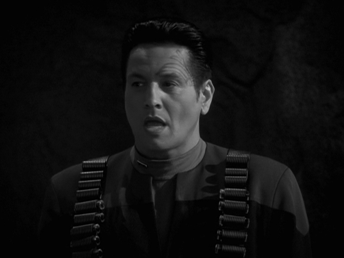 extant_StarTrek_VOY_7x11-Shattered_2257.jpg