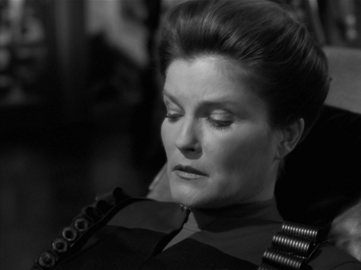 extant_StarTrek_VOY_7x11-Shattered_2273.jpg