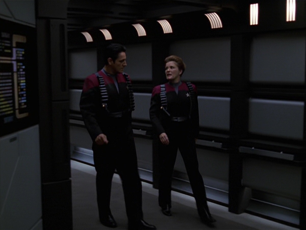 extant_StarTrek_VOY_7x11-Shattered_2395.jpg