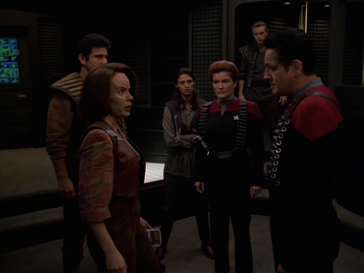 extant_StarTrek_VOY_7x11-Shattered_2422.jpg