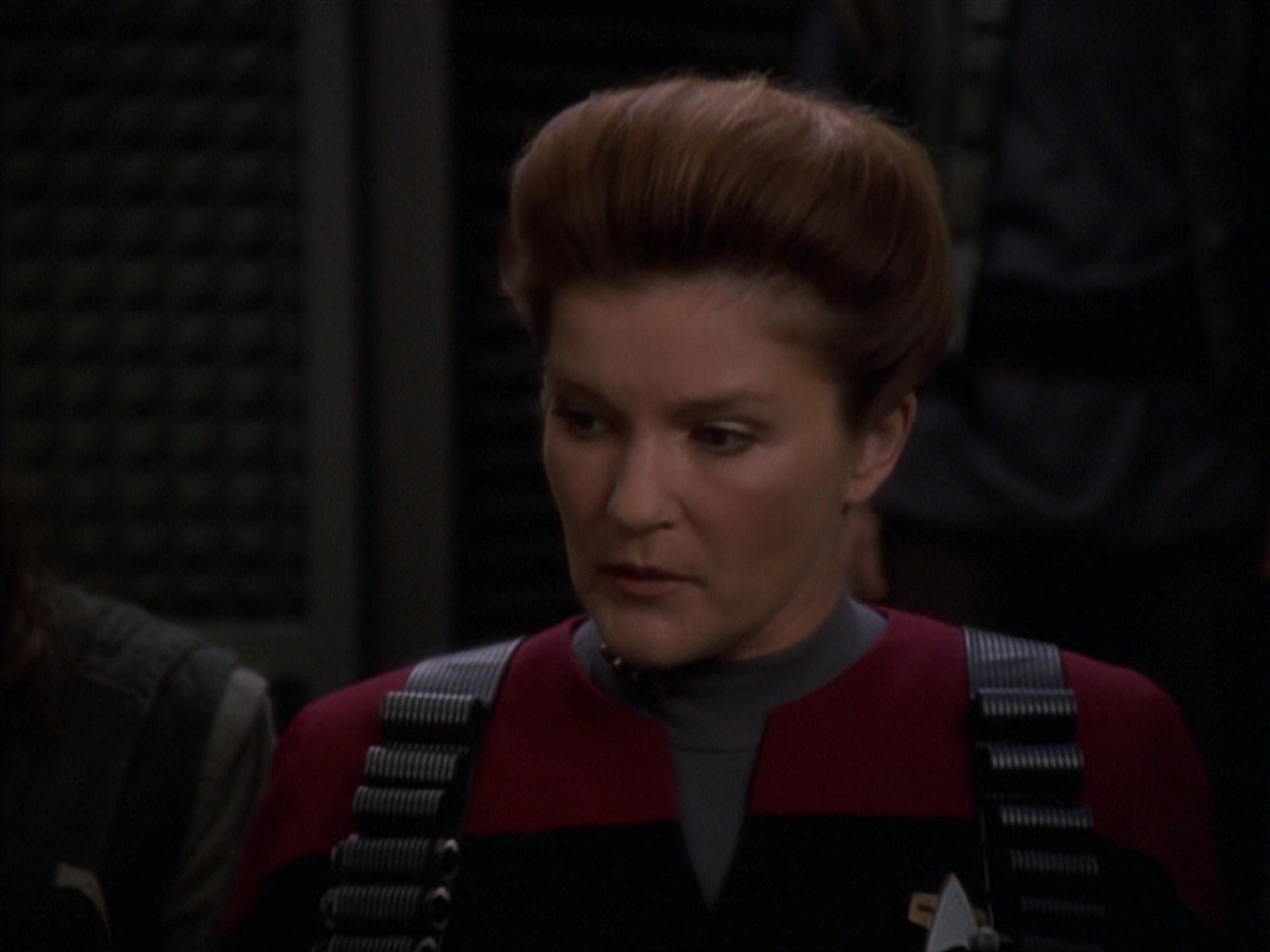 extant_StarTrek_VOY_7x11-Shattered_2436.jpg