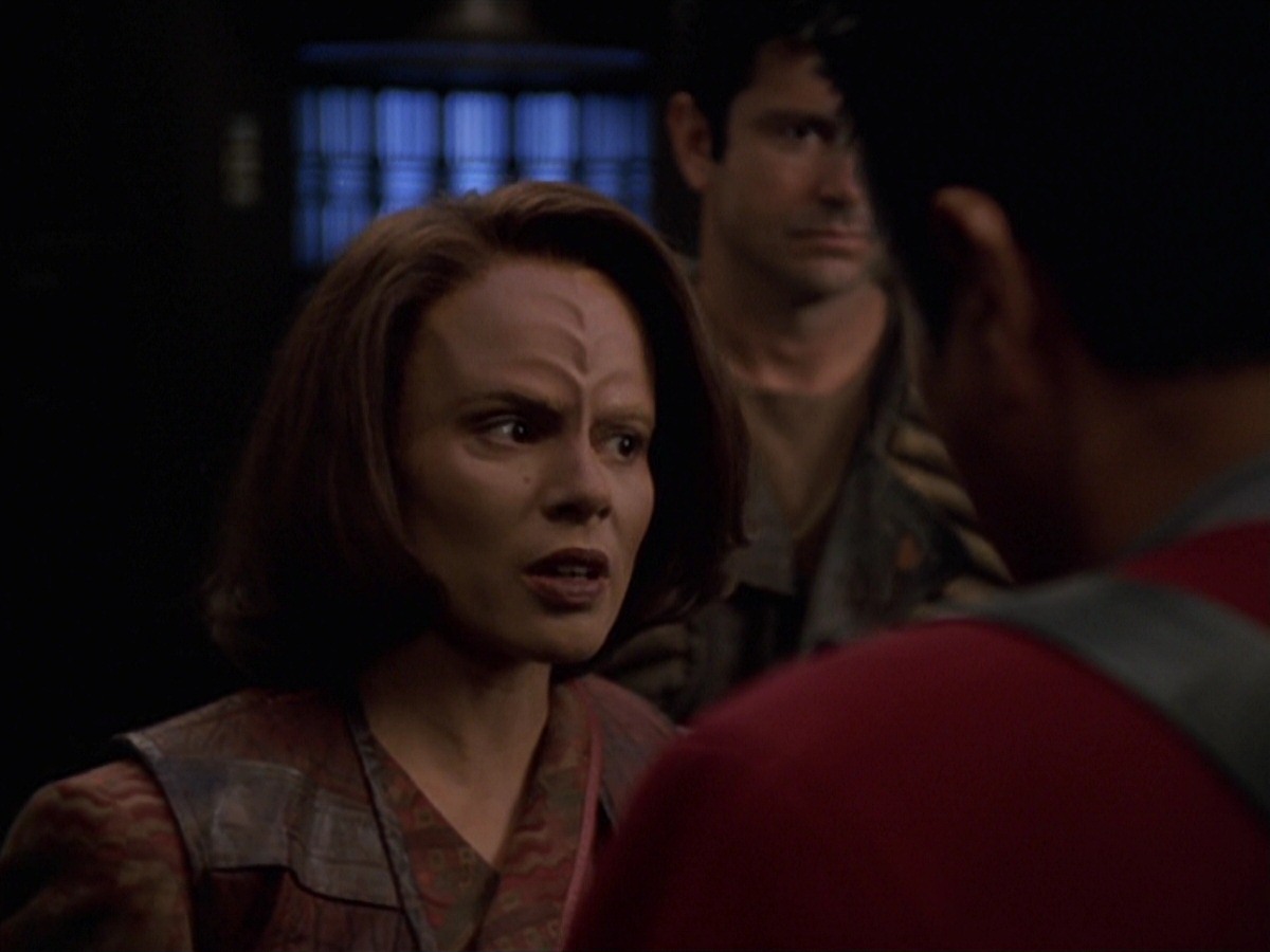 extant_StarTrek_VOY_7x11-Shattered_2456.jpg
