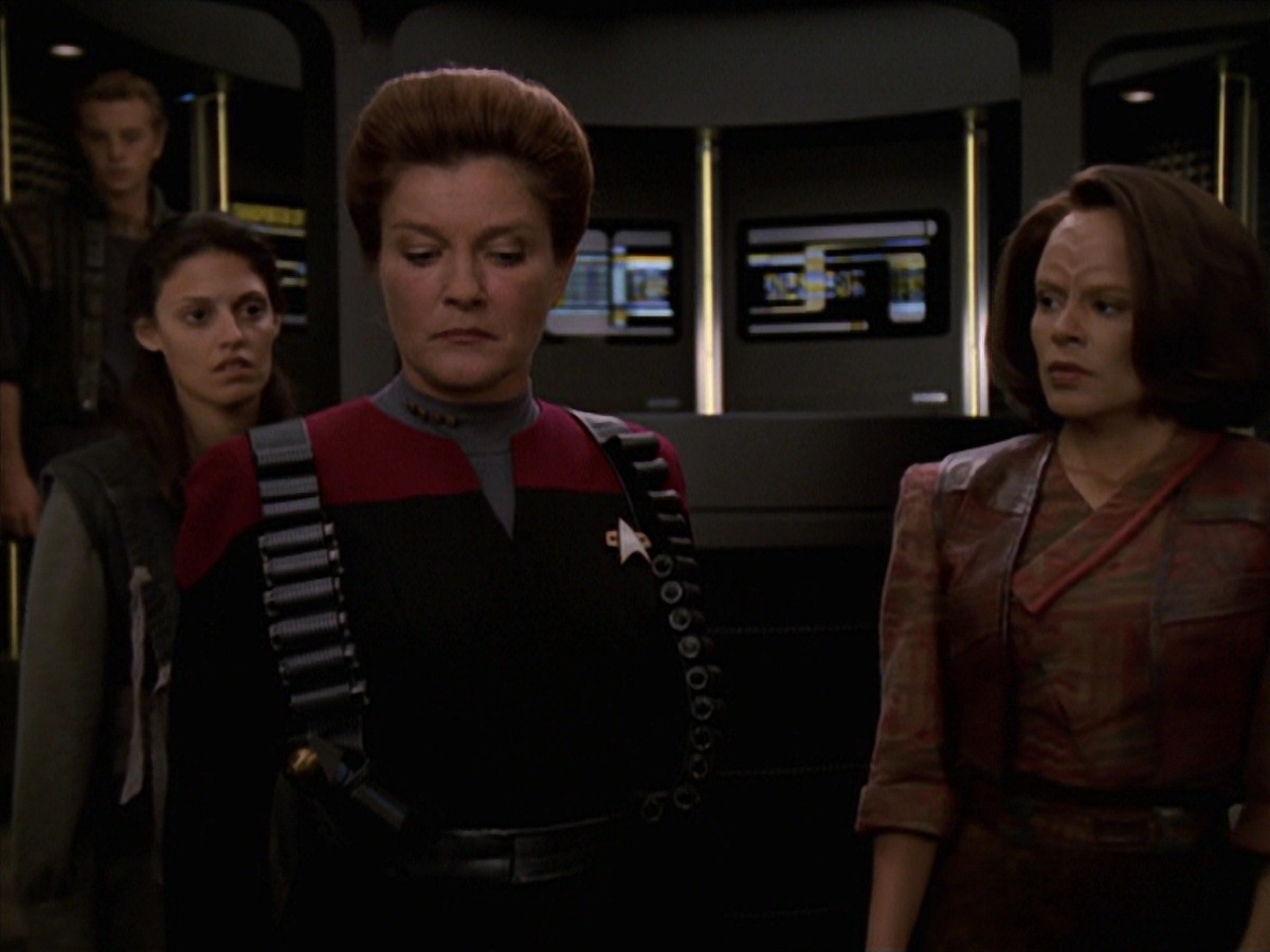 extant_StarTrek_VOY_7x11-Shattered_2482.jpg