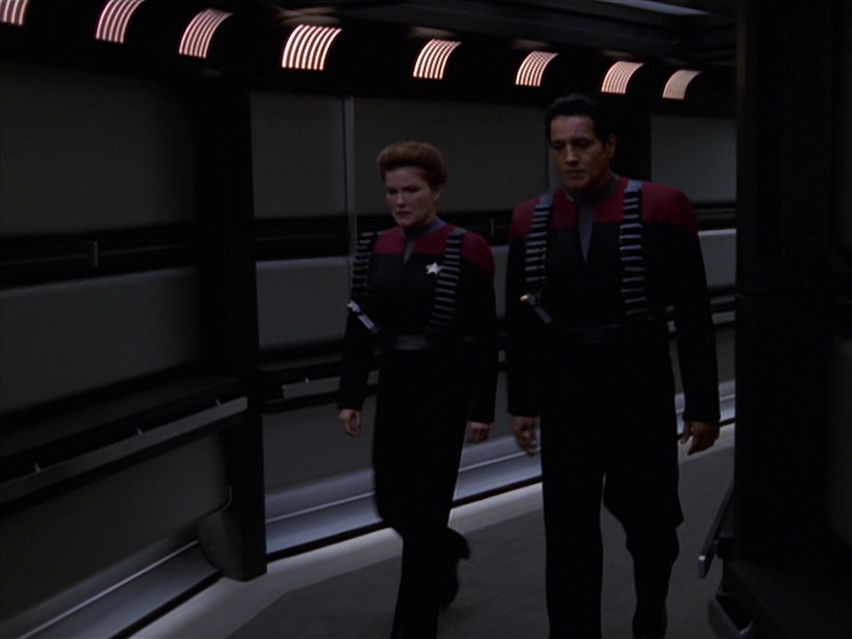 extant_StarTrek_VOY_7x11-Shattered_2493.jpg