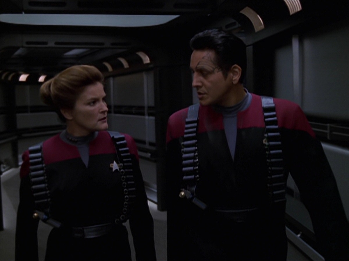extant_StarTrek_VOY_7x11-Shattered_2505.jpg