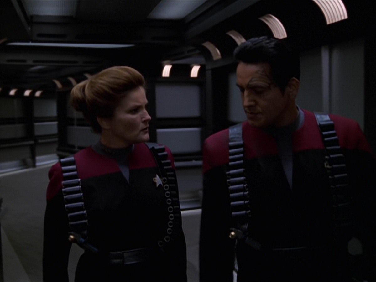 extant_StarTrek_VOY_7x11-Shattered_2507.jpg