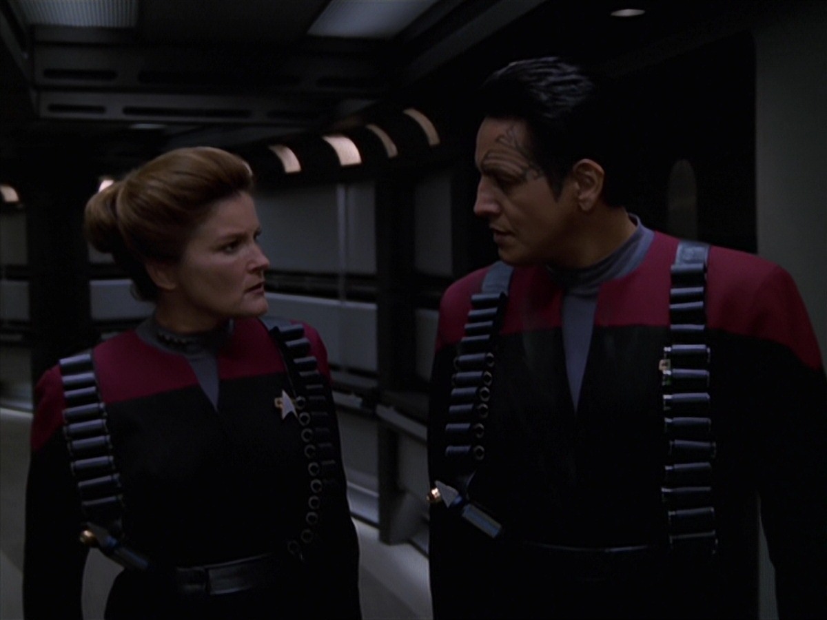 extant_StarTrek_VOY_7x11-Shattered_2512.jpg