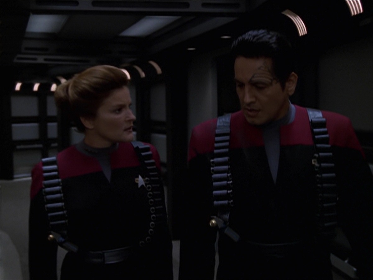 extant_StarTrek_VOY_7x11-Shattered_2514.jpg