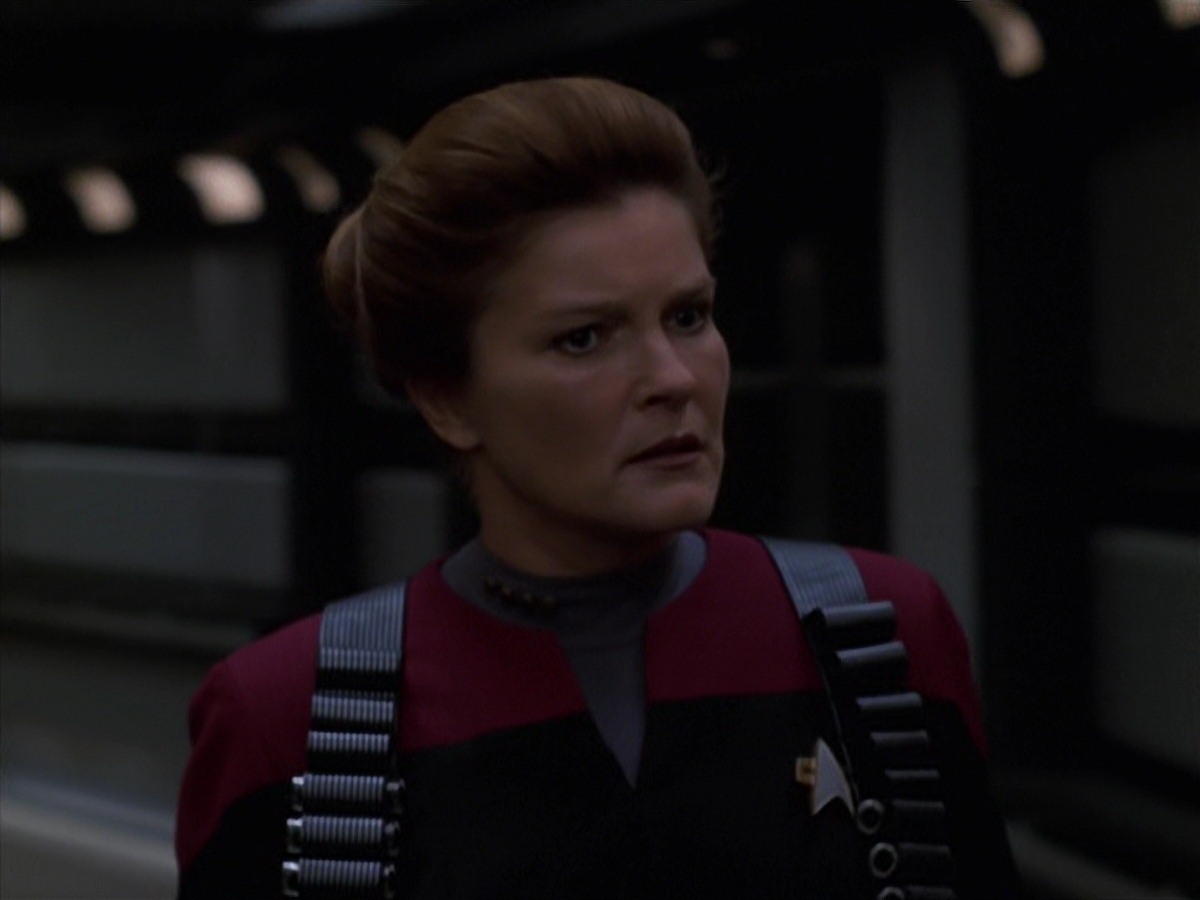 extant_StarTrek_VOY_7x11-Shattered_2520.jpg