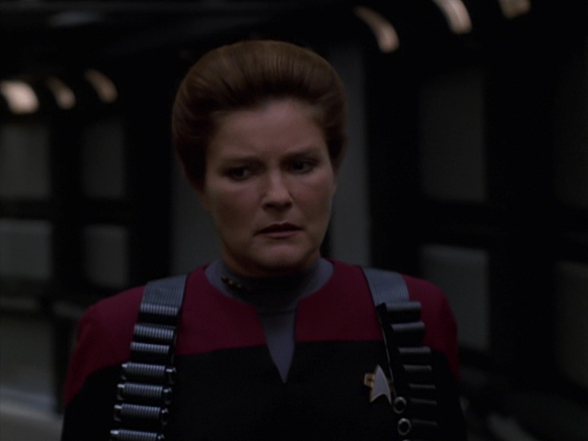 extant_StarTrek_VOY_7x11-Shattered_2521.jpg