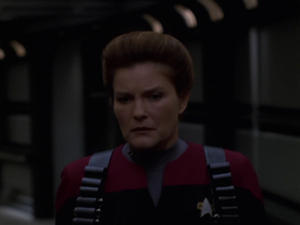 extant_StarTrek_VOY_7x11-Shattered_2522.jpg
