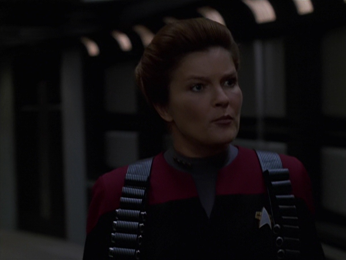 extant_StarTrek_VOY_7x11-Shattered_2525.jpg