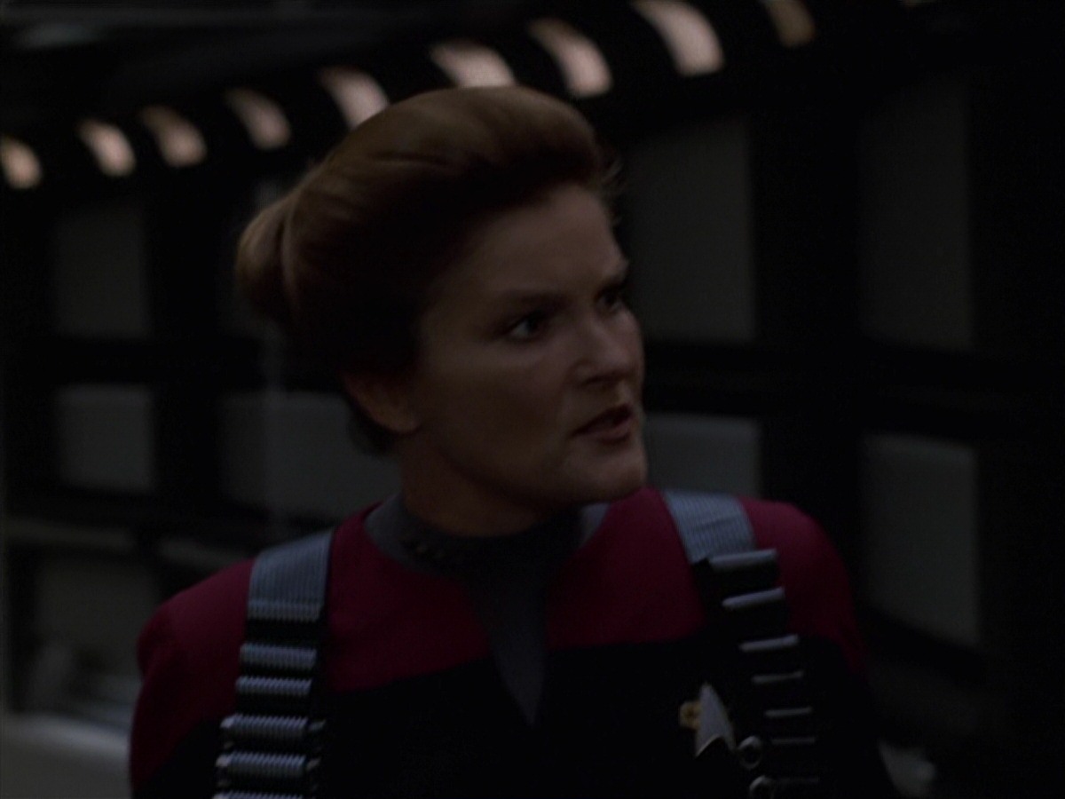 extant_StarTrek_VOY_7x11-Shattered_2527.jpg