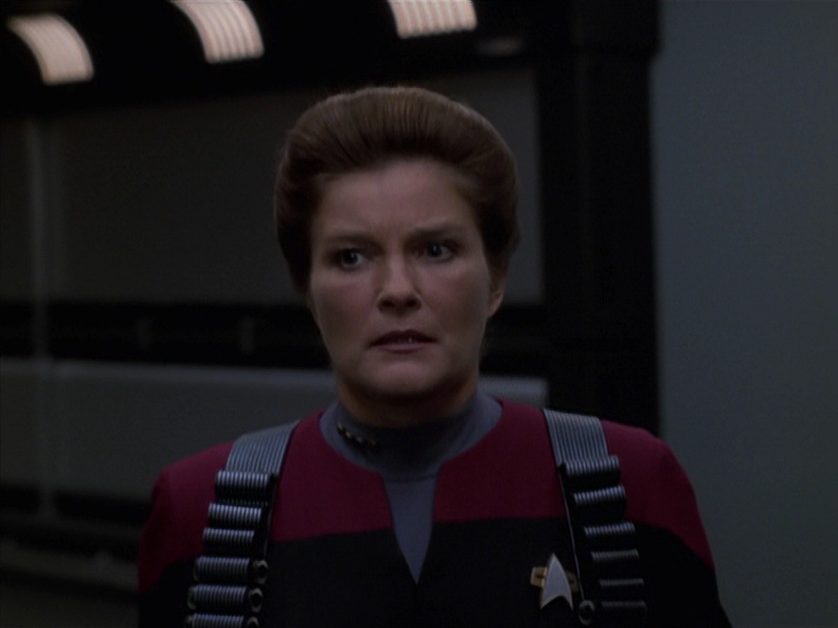 extant_StarTrek_VOY_7x11-Shattered_2533.jpg