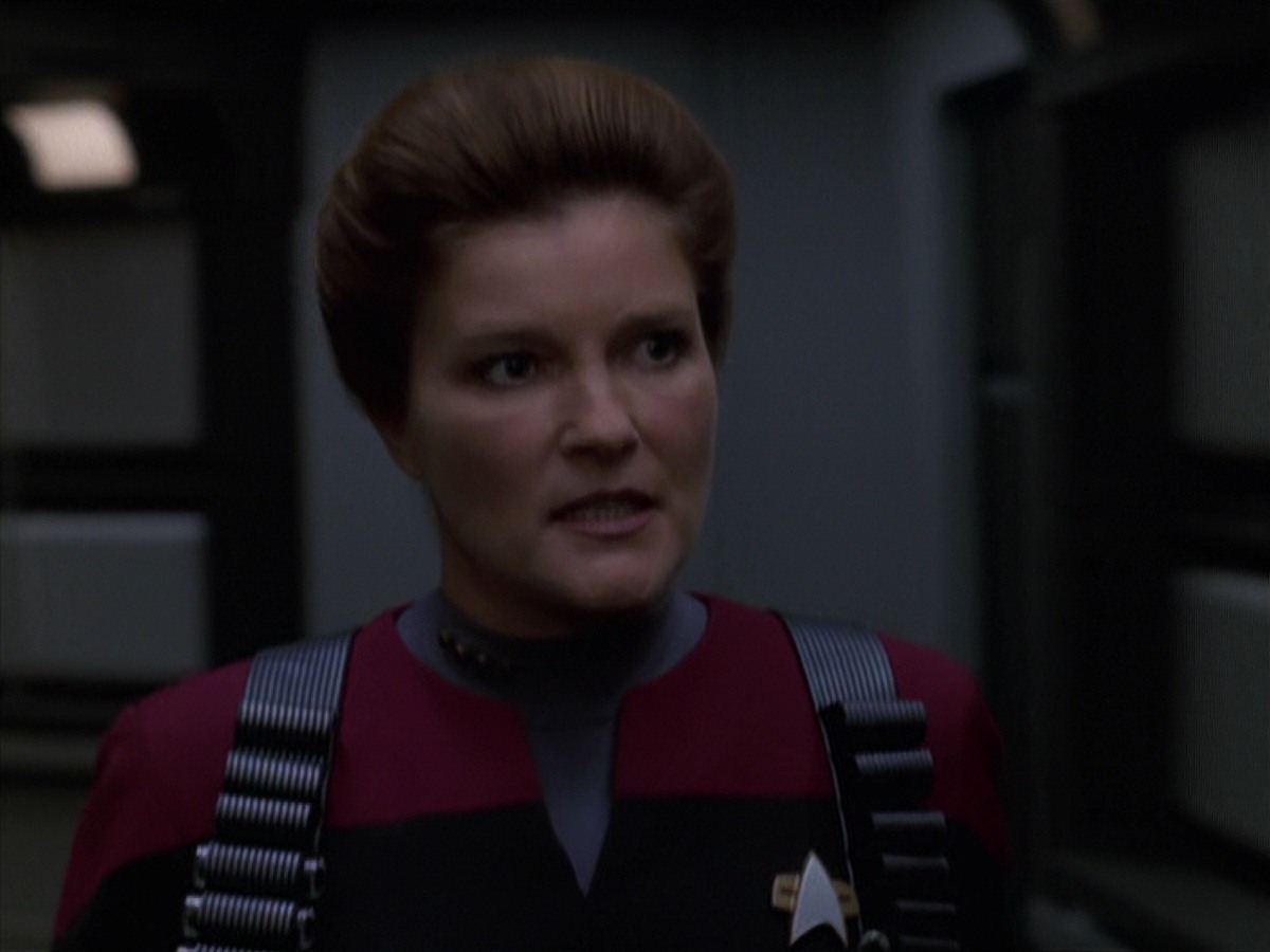 extant_StarTrek_VOY_7x11-Shattered_2537.jpg