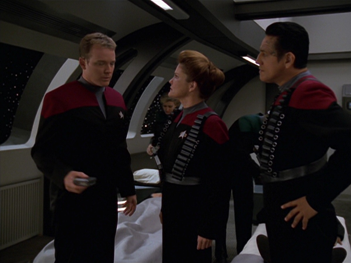 extant_StarTrek_VOY_7x11-Shattered_2576.jpg