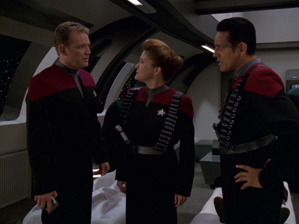 extant_StarTrek_VOY_7x11-Shattered_2588.jpg