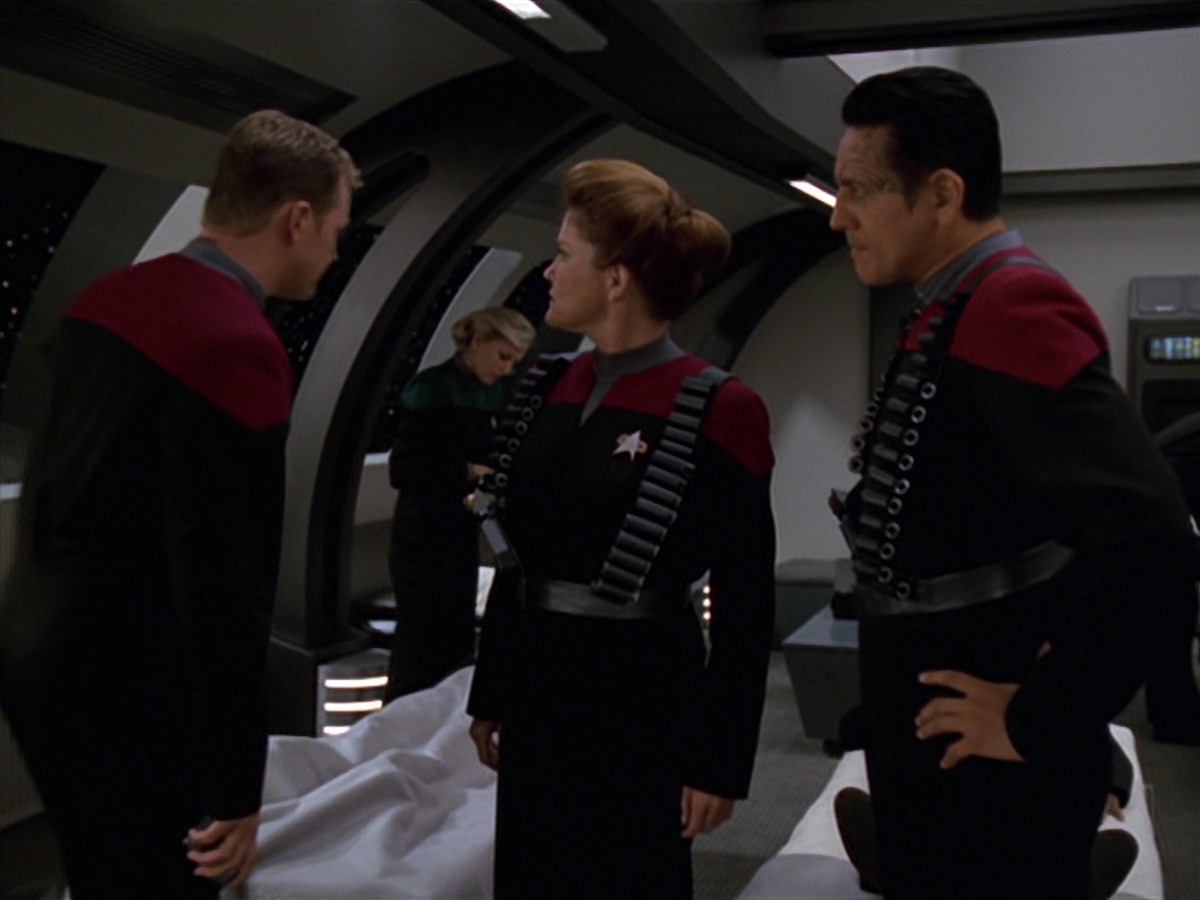 extant_StarTrek_VOY_7x11-Shattered_2592.jpg