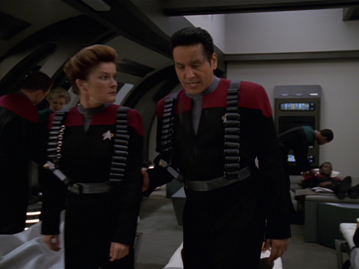 extant_StarTrek_VOY_7x11-Shattered_2596.jpg