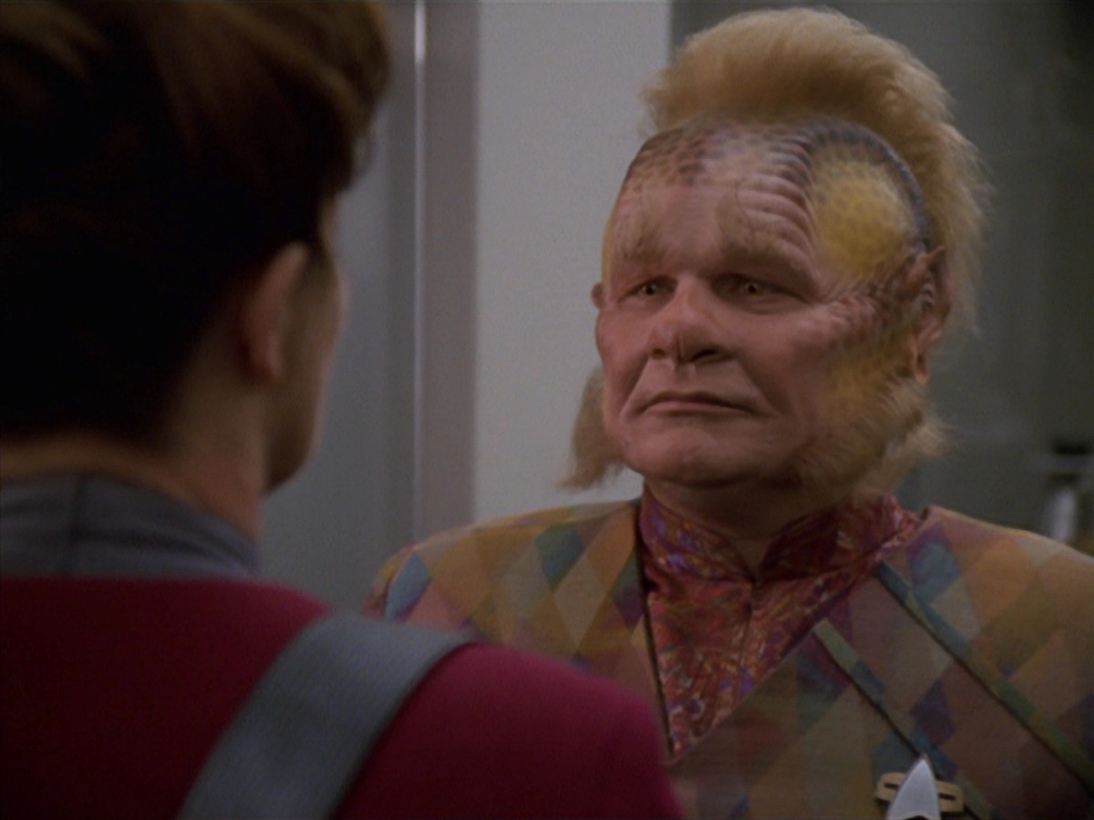 extant_StarTrek_VOY_7x11-Shattered_2620.jpg