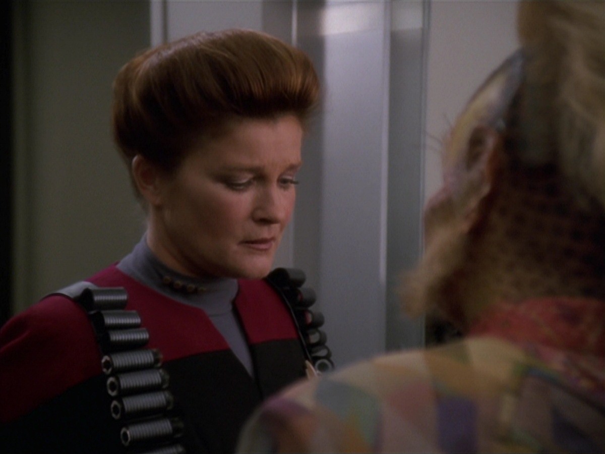 extant_StarTrek_VOY_7x11-Shattered_2626.jpg