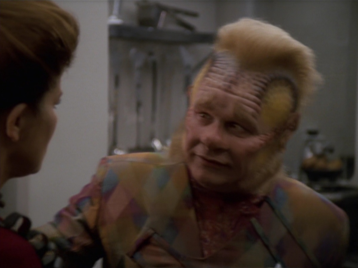 extant_StarTrek_VOY_7x11-Shattered_2634.jpg