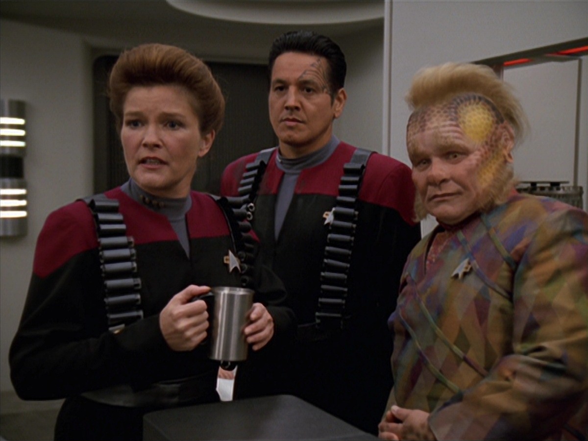 extant_StarTrek_VOY_7x11-Shattered_2644.jpg