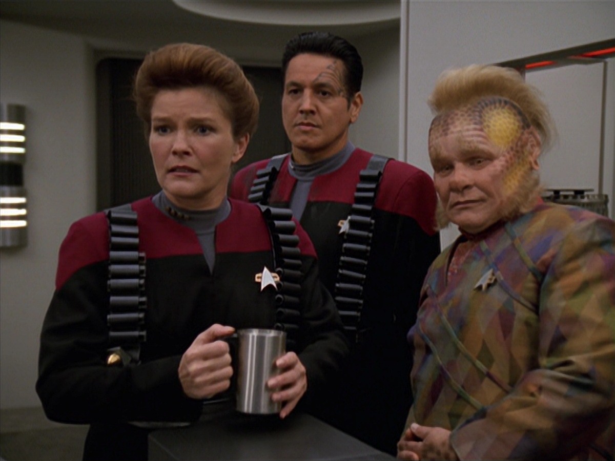extant_StarTrek_VOY_7x11-Shattered_2645.jpg