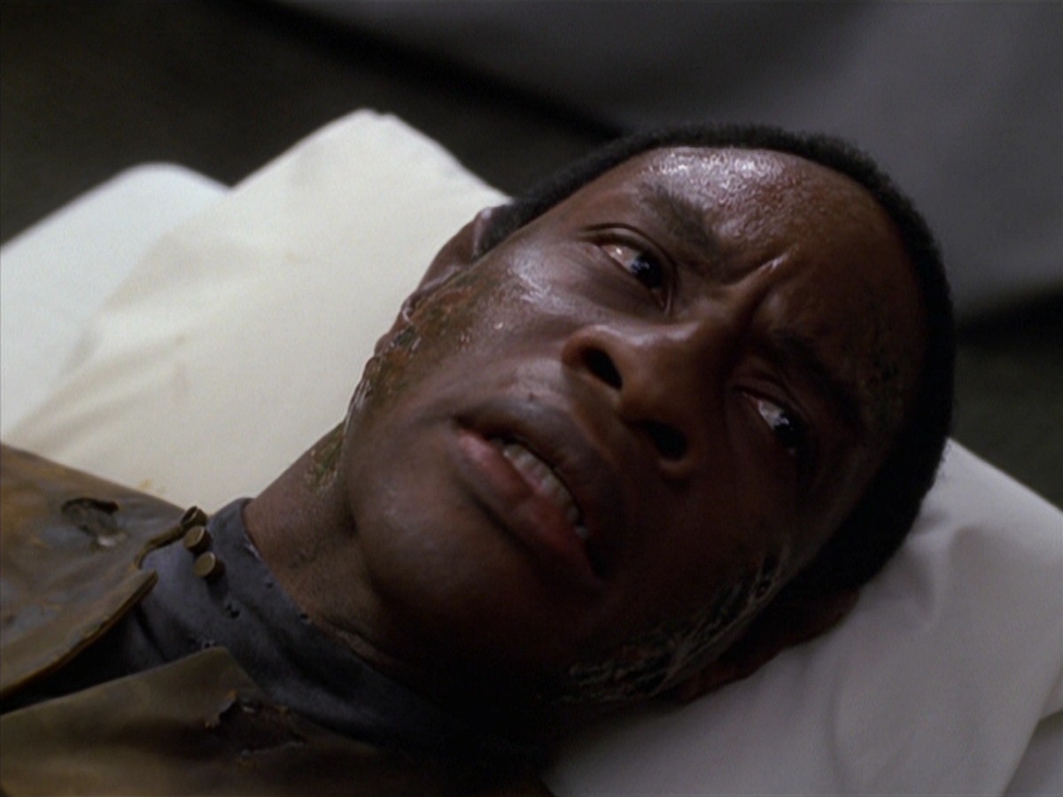 extant_StarTrek_VOY_7x11-Shattered_2681.jpg