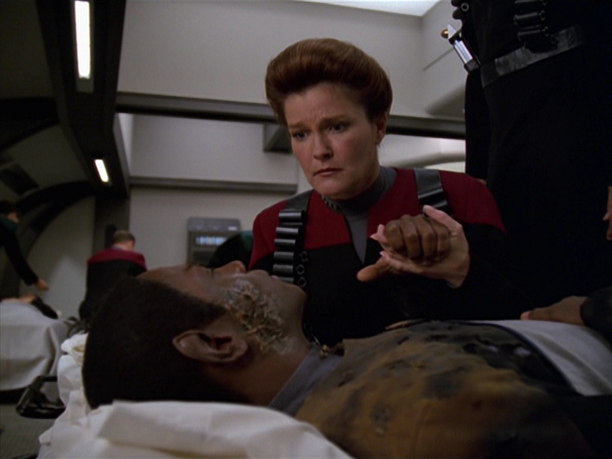 extant_StarTrek_VOY_7x11-Shattered_2682.jpg