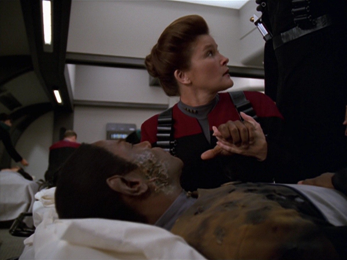 extant_StarTrek_VOY_7x11-Shattered_2683.jpg