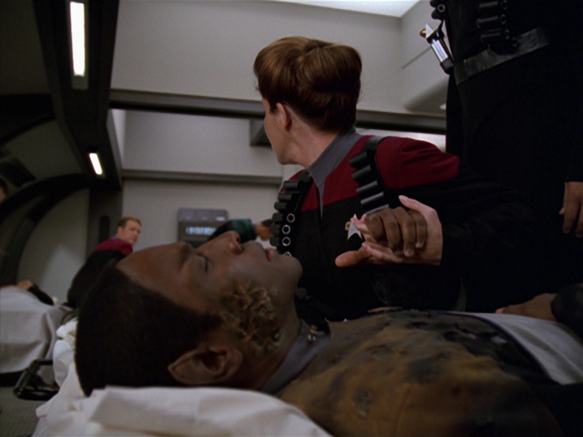 extant_StarTrek_VOY_7x11-Shattered_2686.jpg