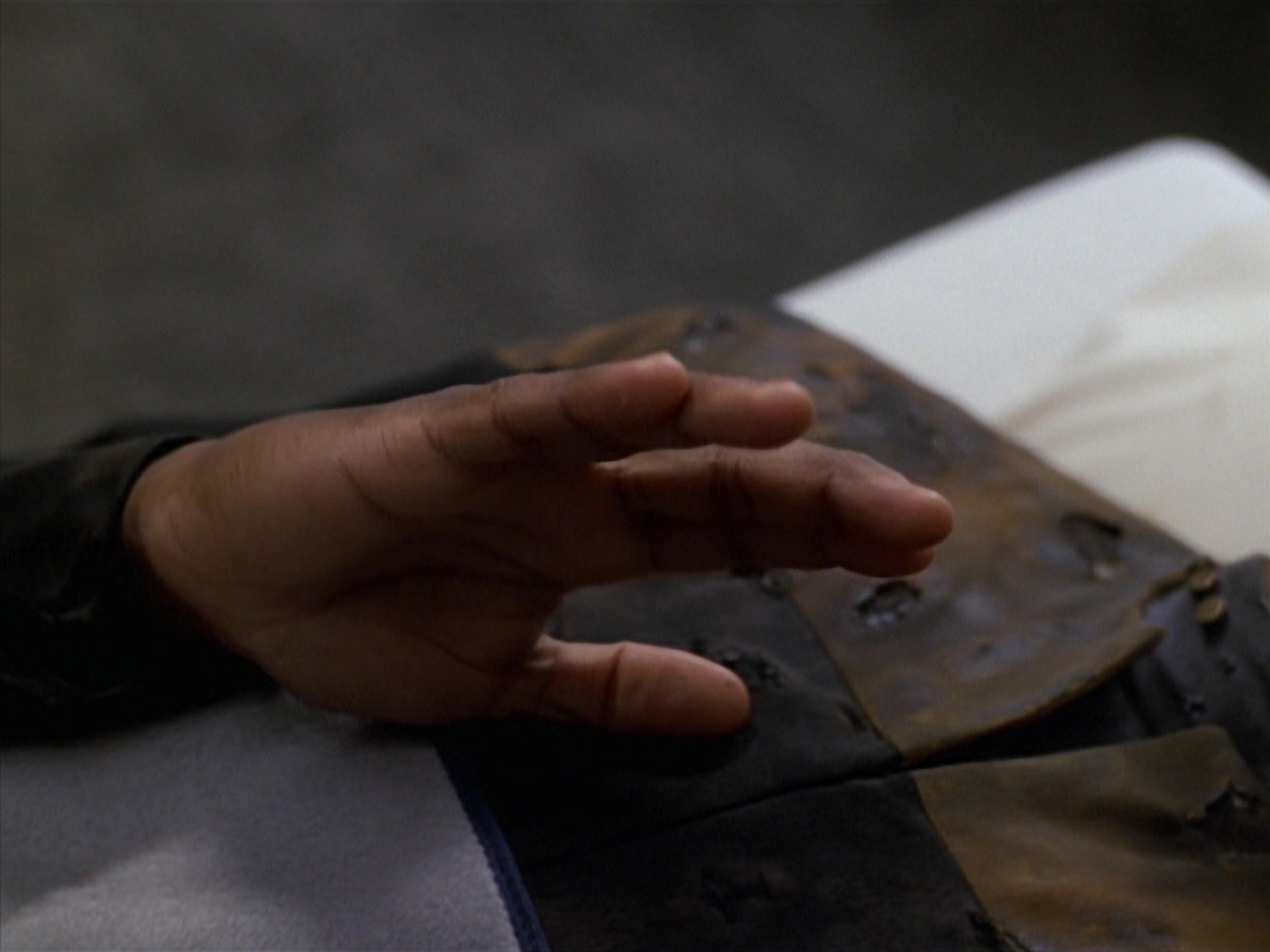 extant_StarTrek_VOY_7x11-Shattered_2696.jpg