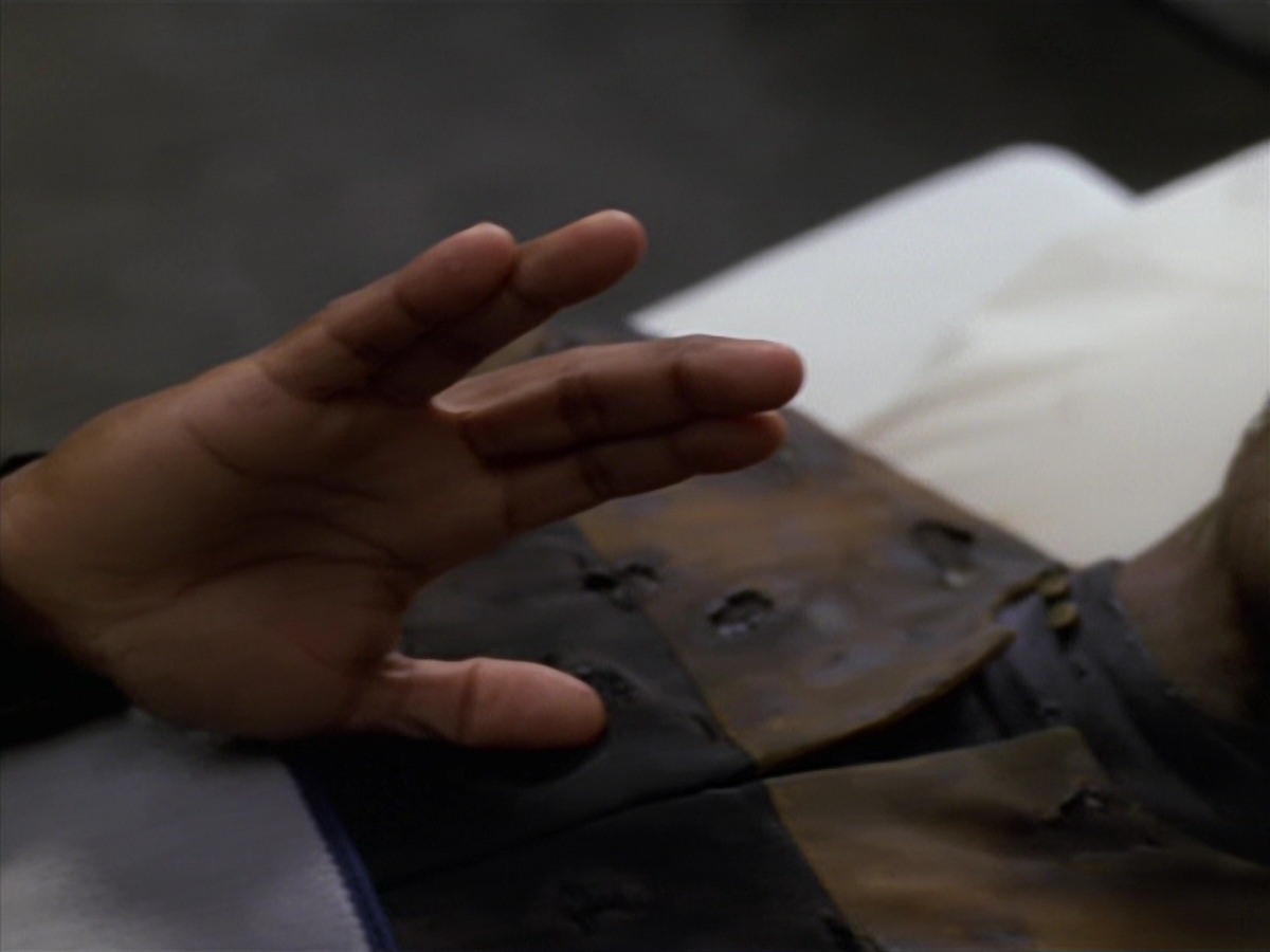 extant_StarTrek_VOY_7x11-Shattered_2698.jpg