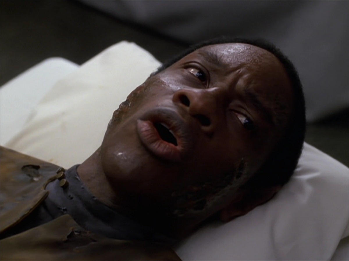 extant_StarTrek_VOY_7x11-Shattered_2701.jpg