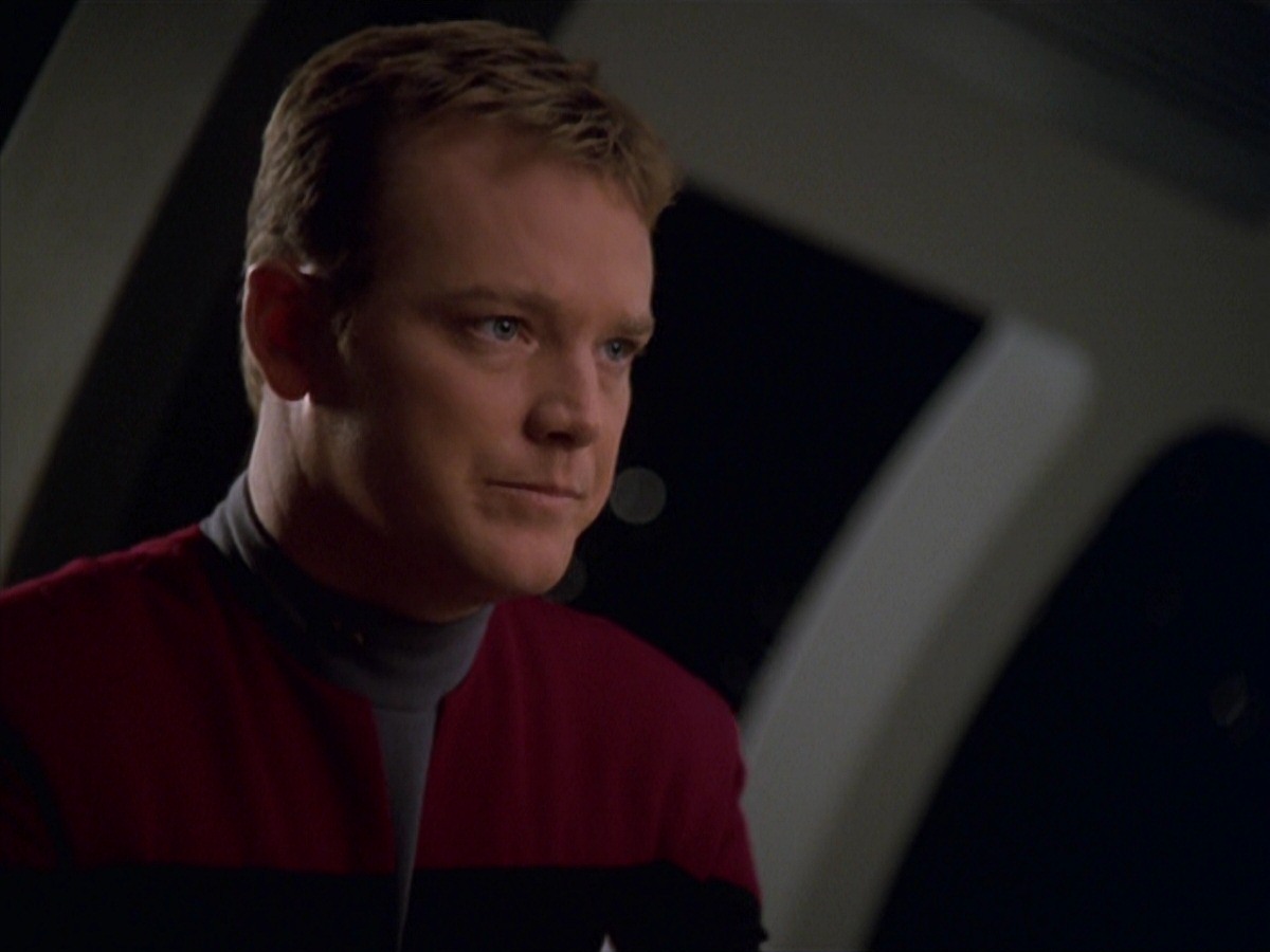 extant_StarTrek_VOY_7x11-Shattered_2726.jpg
