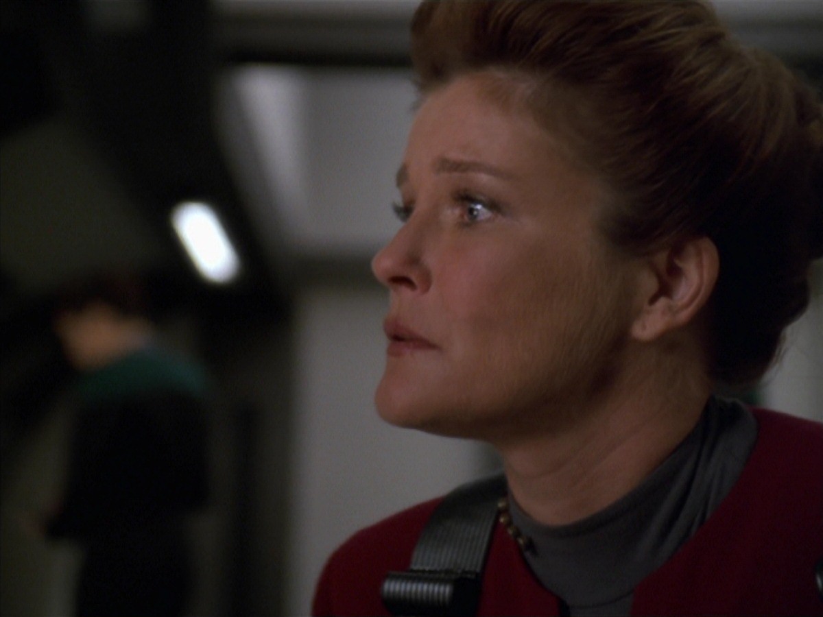 extant_StarTrek_VOY_7x11-Shattered_2728.jpg