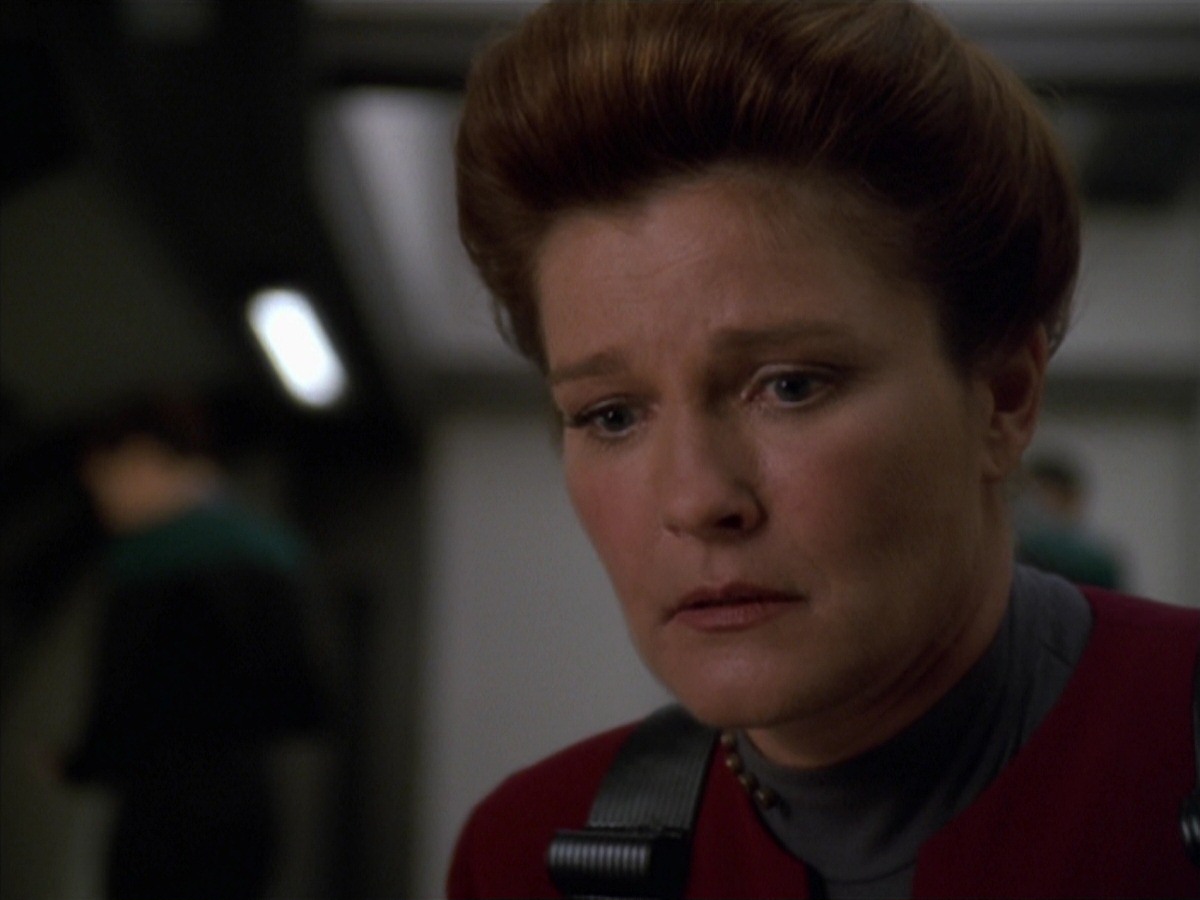 extant_StarTrek_VOY_7x11-Shattered_2730.jpg