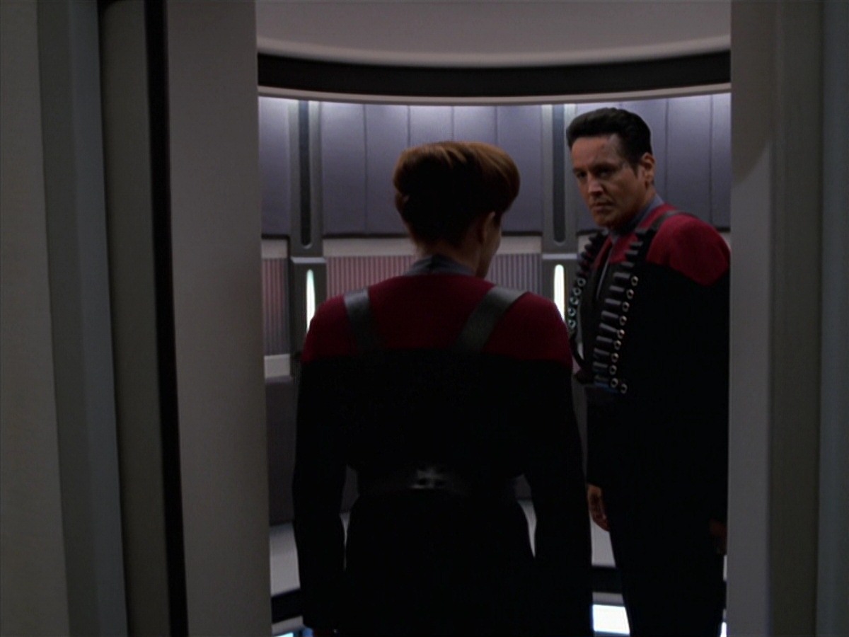extant_StarTrek_VOY_7x11-Shattered_2746.jpg