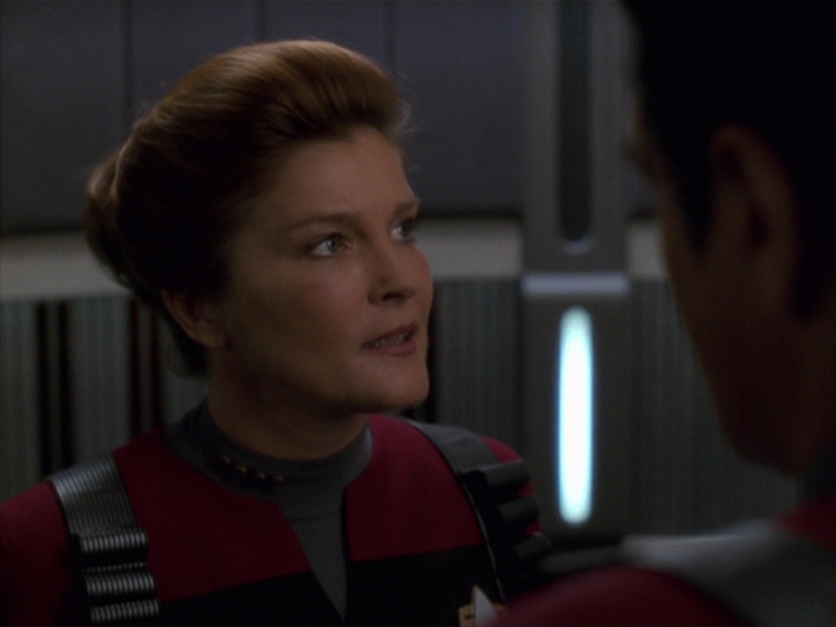 extant_StarTrek_VOY_7x11-Shattered_2767.jpg