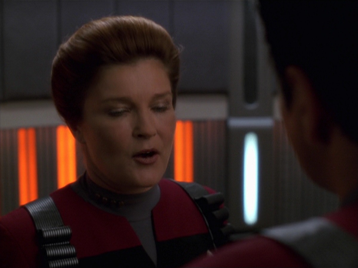 extant_StarTrek_VOY_7x11-Shattered_2816.jpg