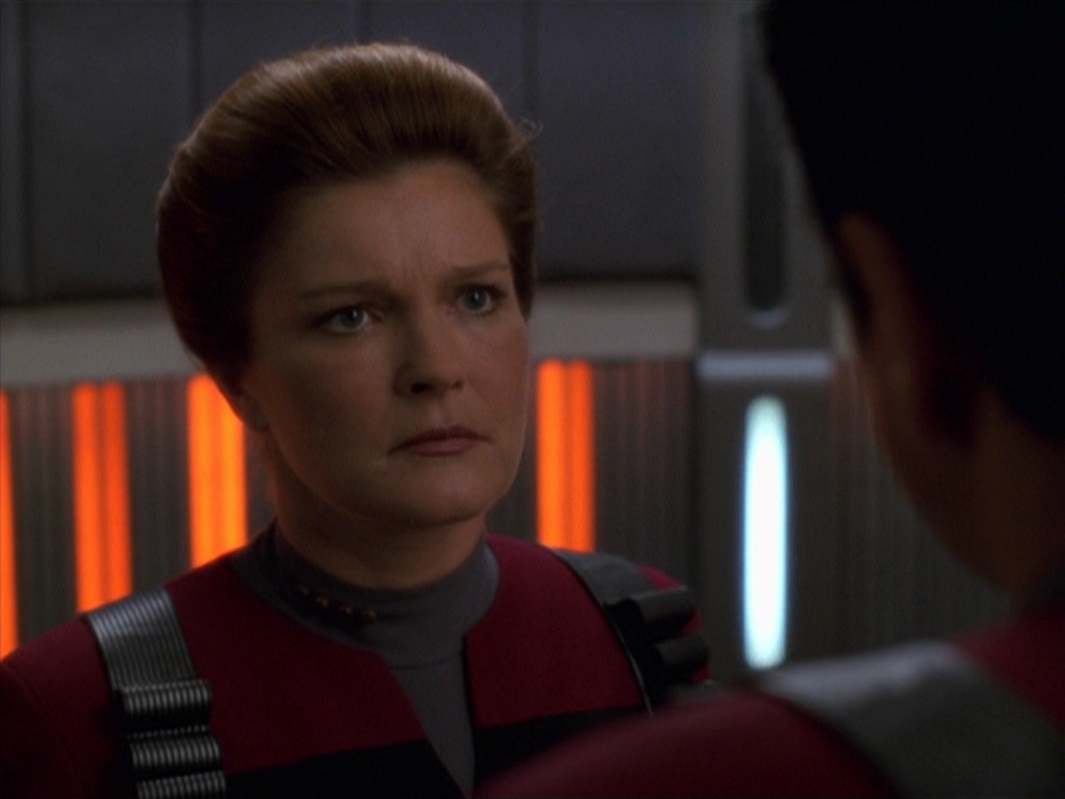 extant_StarTrek_VOY_7x11-Shattered_2854.jpg