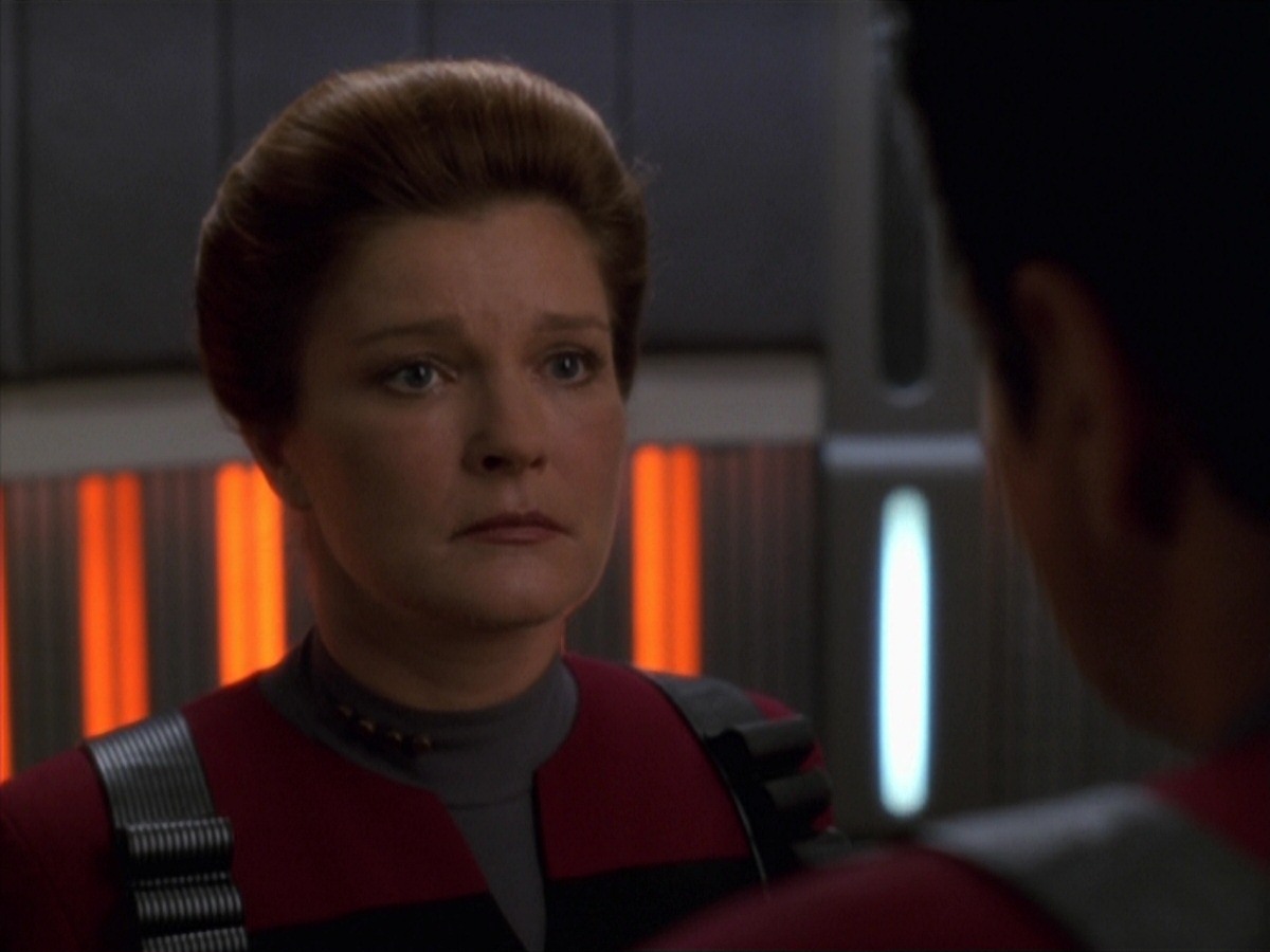 extant_StarTrek_VOY_7x11-Shattered_2900.jpg