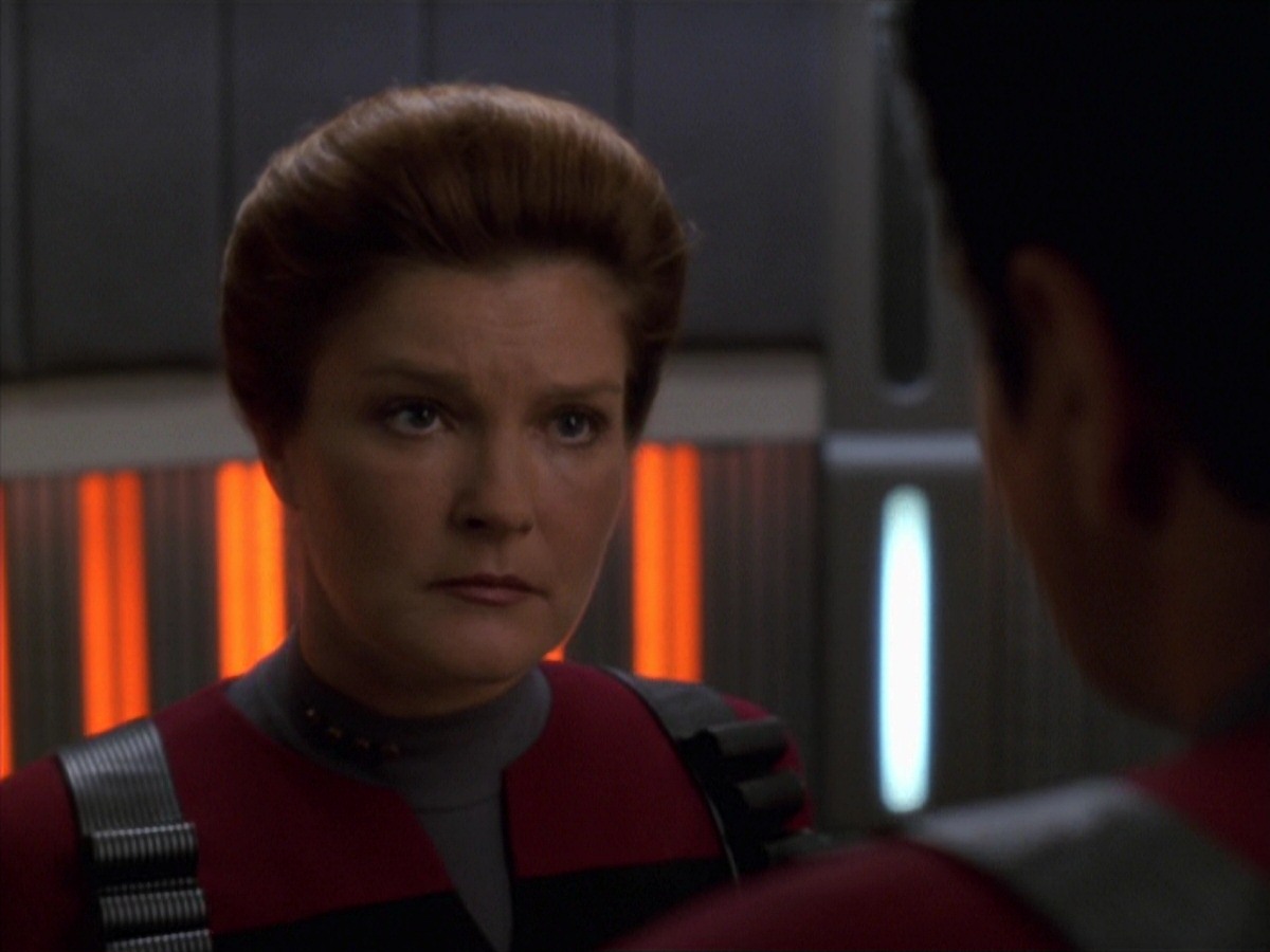 extant_StarTrek_VOY_7x11-Shattered_2907.jpg